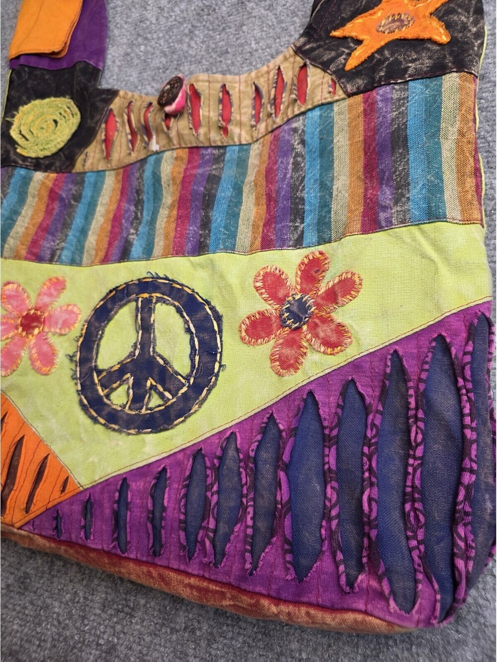 NWOT Boho Hippie Crossbody Hobo Bag Patchwork Peace Sign Slouchy Festival Sling - Picture 4 of 9